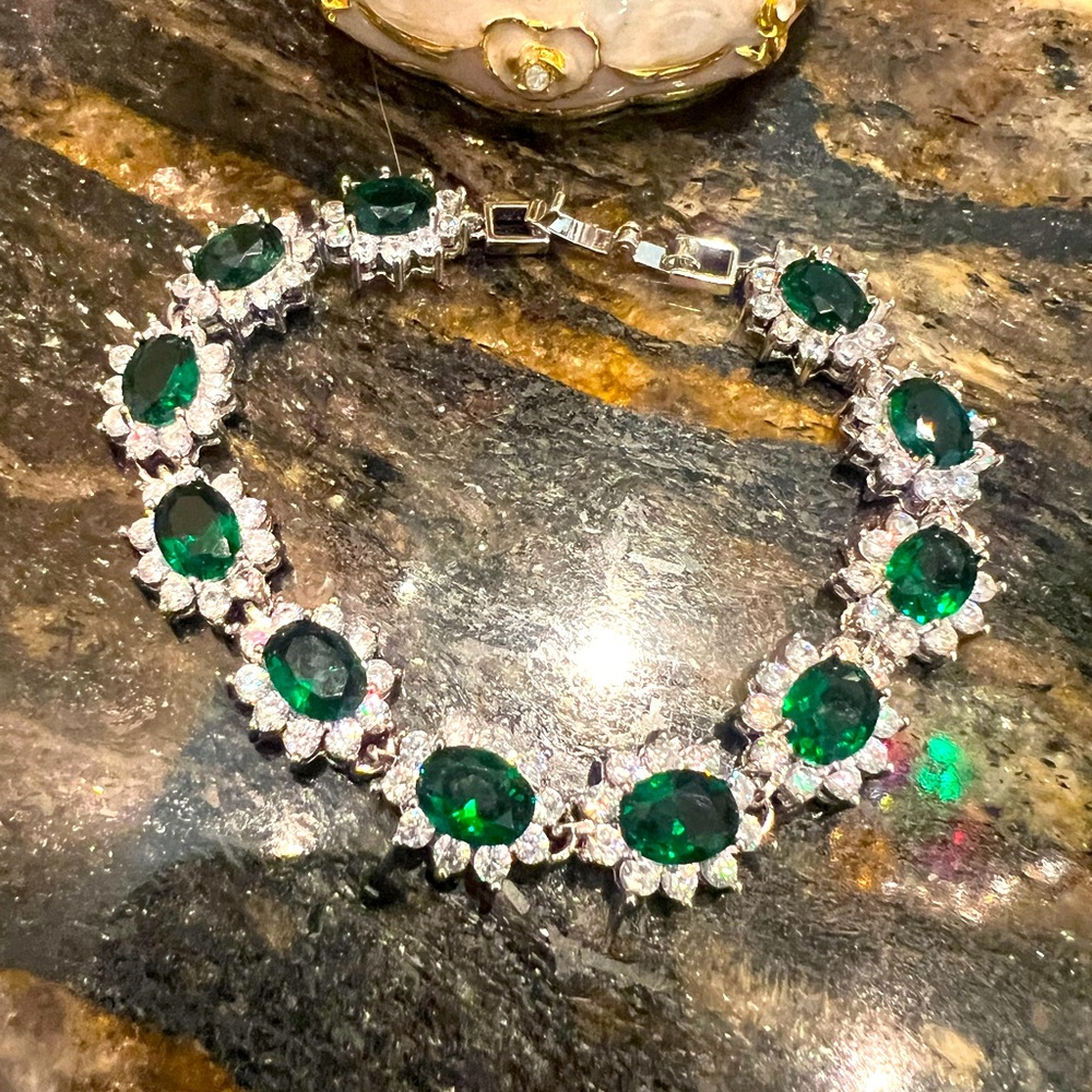 💚GORGEOUS 💚 Emerald Crystal Rhinestone Silver Art Deco 7” Bracelet 💚 Oval Set